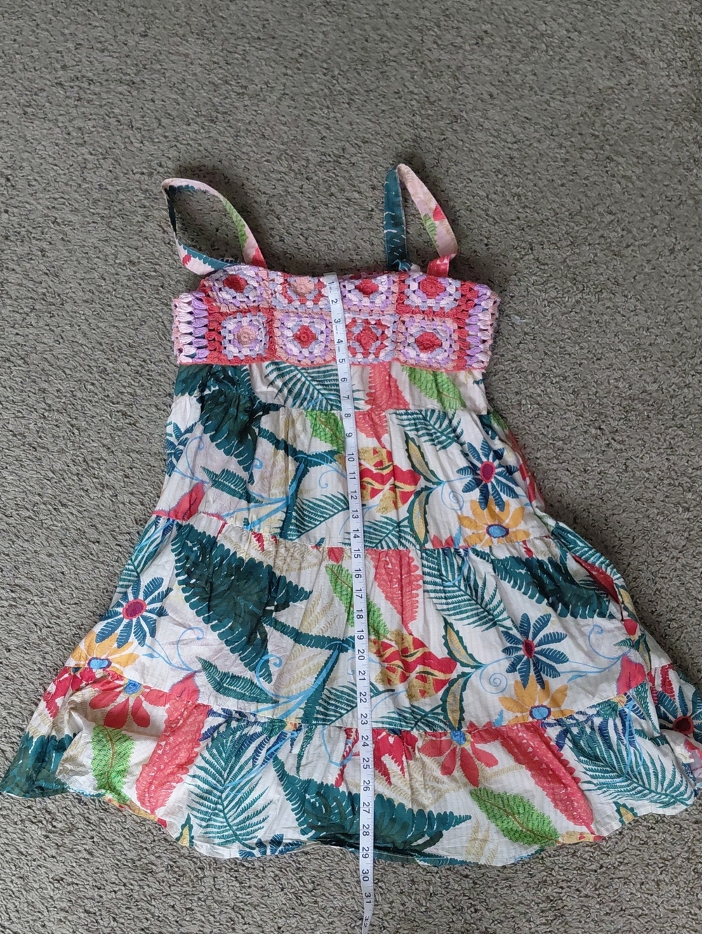 FARM Rio Coral Crochet Bodice Tropical Tiered Midi Dress - Picture 9 of 11